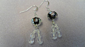 boucles d'oreilles perles fleuries en cristal de boh&egrave;me