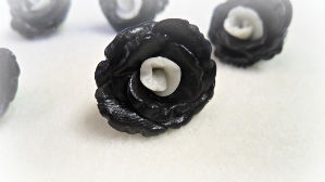 lot de 2 roses en porcelaine froide noire et blanche